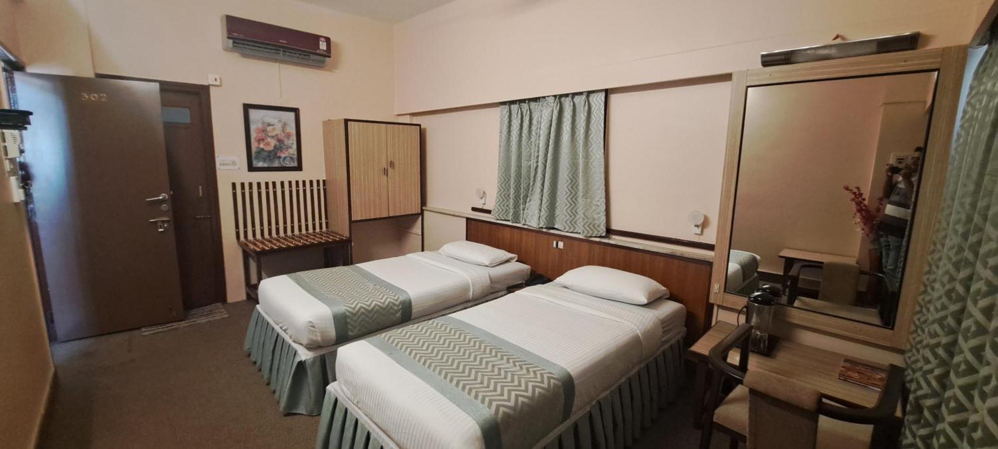 Swaroop Hotel
